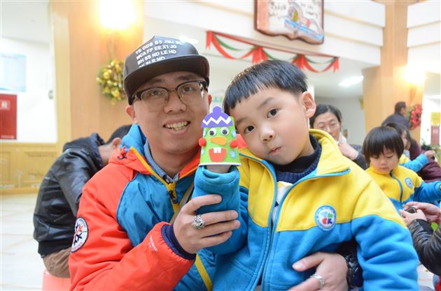 快乐圣诞、快乐手工——记棠外实验幼稚园“亲子手工制作周”活动