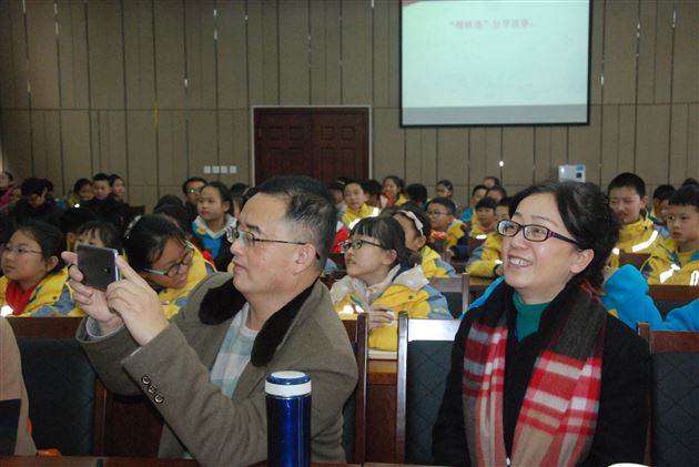 走近杨红樱，走进杨红樱小说——记棠外附小仁譞文学社第三期学生讲堂