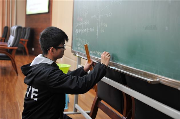 同课相竞展风采 异曲同工显精妙——记省教科所试验基地高中学科同课异构展评活动