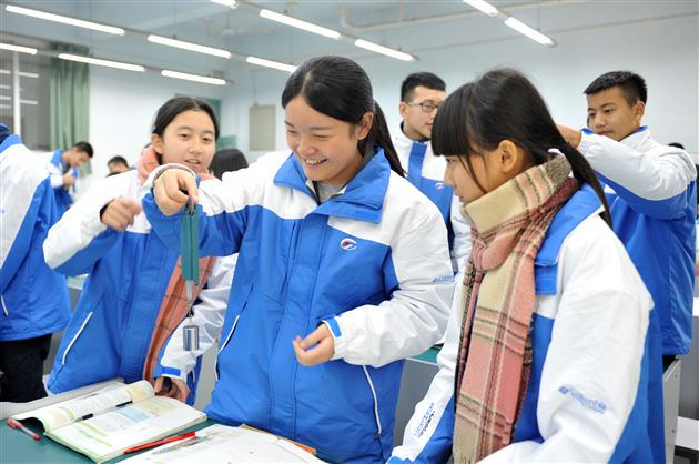 同课相竞展风采 异曲同工显精妙——记省教科所试验基地高中学科同课异构展评活动