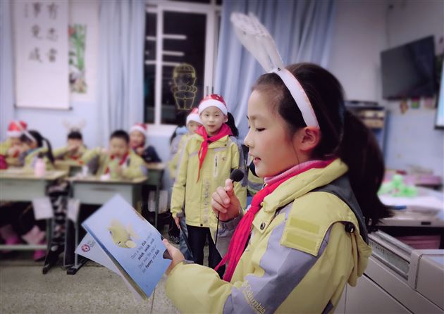 棠外附小举行圣诞晚会暨英语绘本朗读大赛