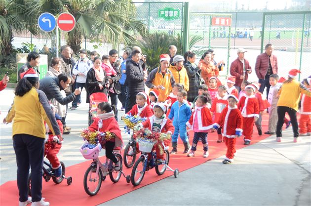 We Wish You A Merry Christmas（圣诞快乐）——记棠外实验幼稚园圣诞节活动