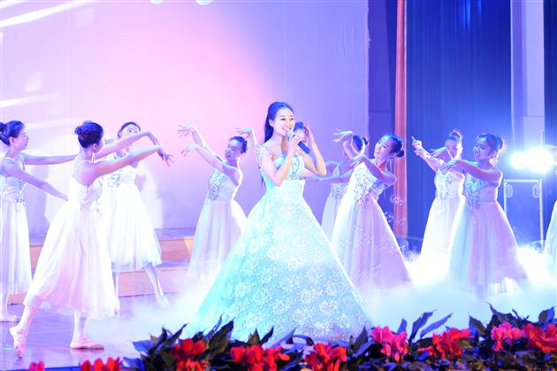 燕舞莺歌喜迎新年 桃欢李笑春满校园——棠外2015年校园艺术节展演暨2016年新年文艺联欢晚会隆重举行