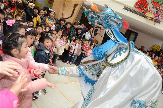 开开心心逛庙会，欢欢喜喜过新年——棠外实验幼稚园开展第二届新年庙会活动
