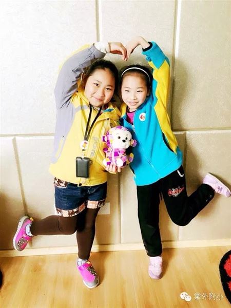 做最美棠外人——4.2班刘馨丽、刘佳钰