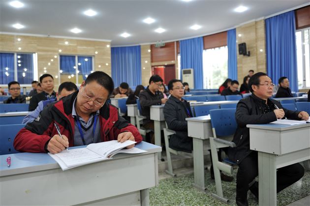 小友善 大价值——记高中部修身班会课赛课及班主任师徒结对活动