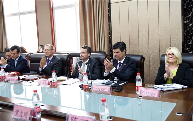 四川省与新西兰基督城教育座谈会在棠外召开