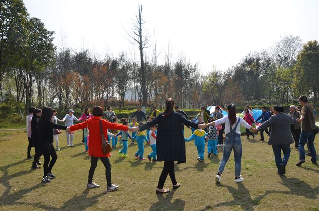 我和春天有个约会——记棠外实验幼稚园亲子春游踏青活动