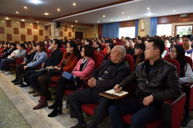 家校携手谋发展，同心聚力助成长——棠外附小隆重召开毕业班家长会