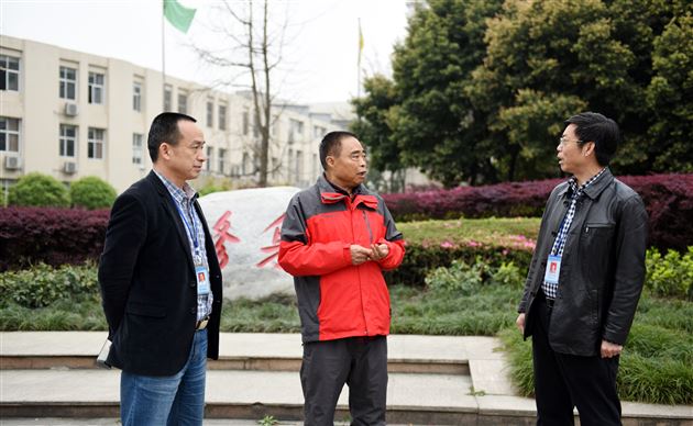 稳抓春时 黄光成校长把脉二诊指导招生咨询等工作