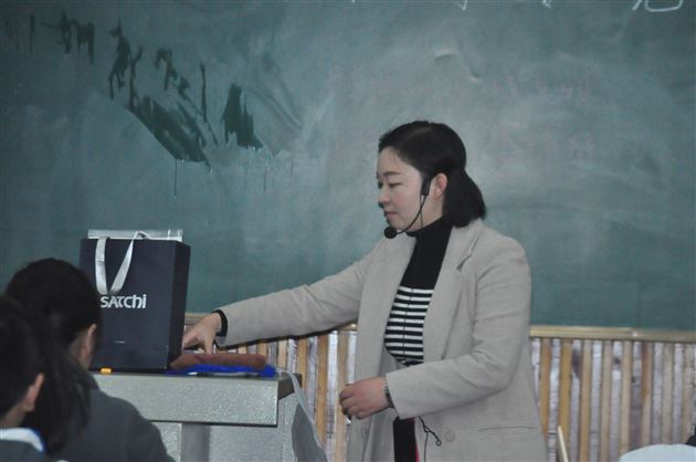 在探索中前行，在实践中创新——记棠外刘勇名师工作室与初一年级联合教研活动