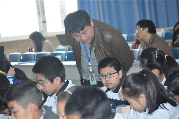 在探索中前行，在实践中创新——记棠外刘勇名师工作室与初一年级联合教研活动