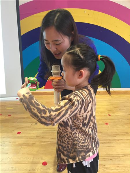 我们的牙齿和眼睛——记棠外实验幼稚园家长义工课堂活动