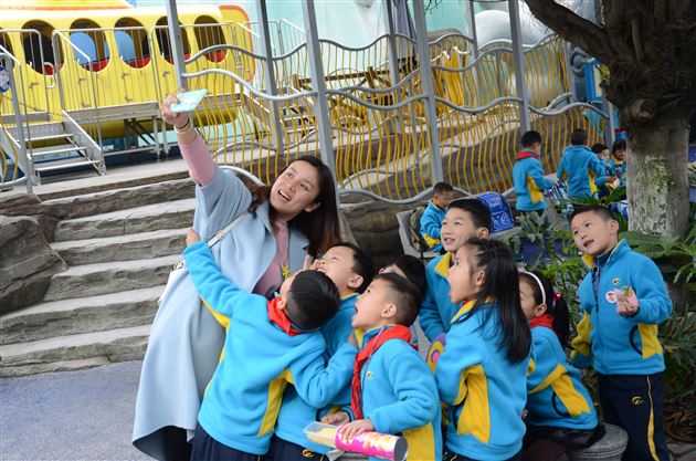 遨游海洋、欢乐徜徉——记棠外附小一年级学生社会实践活动