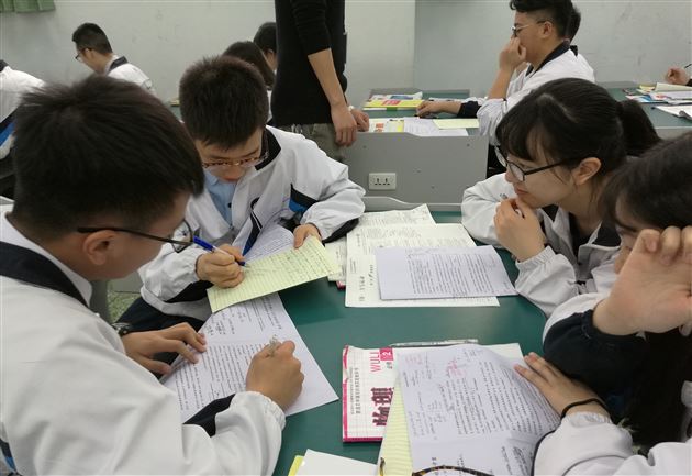 双流区2013级高三物理“二诊”分析暨二轮复习研讨会在棠外召开