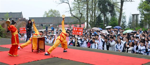 品味千秋蒙顶，继承传统文化——记棠外初2014级蒙顶山社会实践活动
