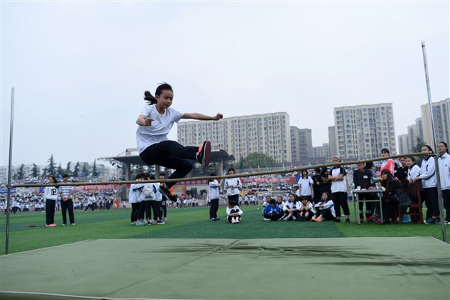 雏鹰展翅，驰骋赛场——棠外初、高中部举行第十三届学生田径运动会