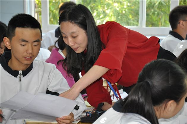 棠外高中部举办“以‘3+1’教学模式为核心的英语课例研究”专题研讨活动