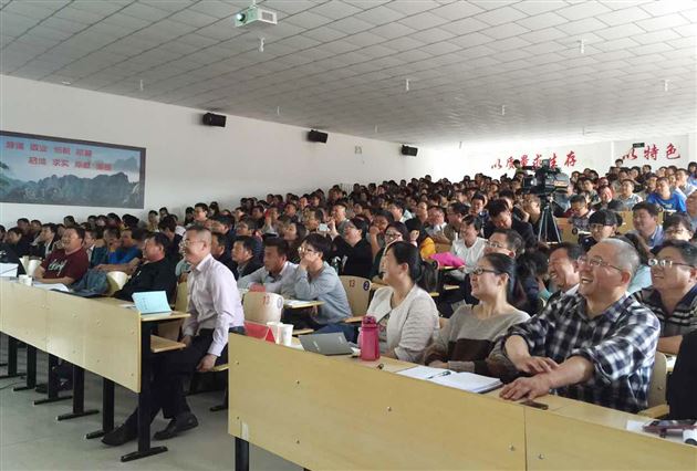 棠外教师孙晓晖受邀为鄂尔多斯市西部普通高中教育同盟作专题德育讲座