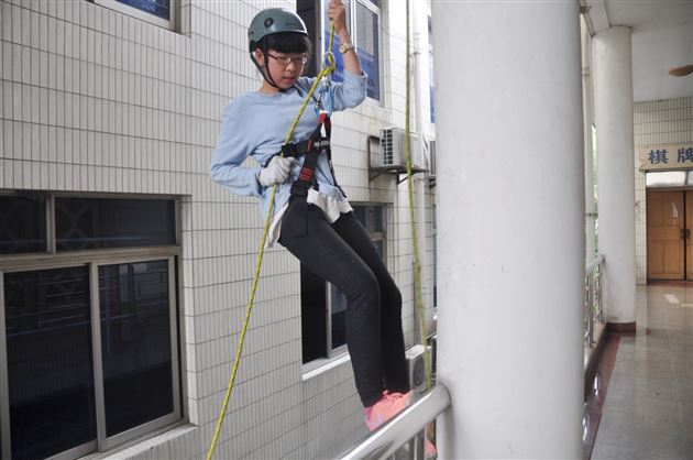 少年豪情在太阳下绽放——棠外初2016级直升班开展素质拓展活动