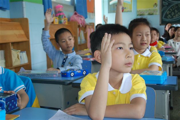 满怀期待走进课堂，悉心携手共育未来——棠外附小举行家长开放日活动