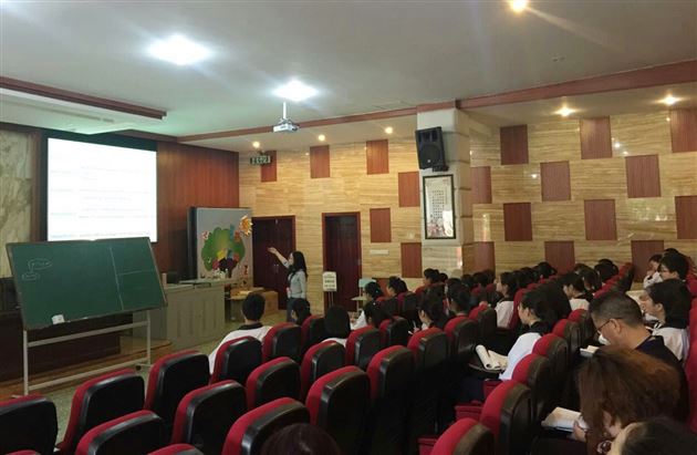 棠外初中英语组开展话题复习课例研讨活动