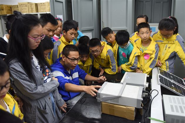 棠外受邀参加成都信息工程大学首次科技科普日体验活动