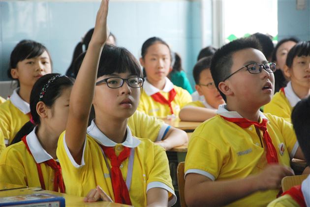 四川省教科所付春敏主任到棠外附小指导英语教学工作