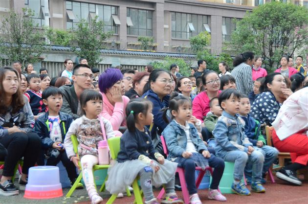 回味坝坝电影，追忆童年乐趣——棠外实验幼稚园举行“六·一”亲子电影主题活动