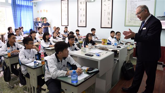 新西兰米德尔顿格兰奇学校到棠外访问交流