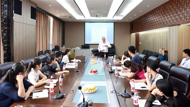 新西兰米德尔顿格兰奇学校到棠外访问交流