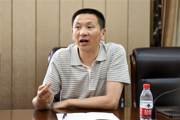 双流区教育局局长李光纯指导工作