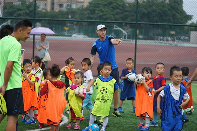 播撒希望，不忘初心——棠外成立空港青少年体育俱乐部少儿足球社团 