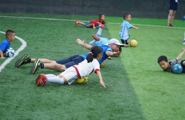 播撒希望，不忘初心——棠外成立空港青少年体育俱乐部少儿足球社团 