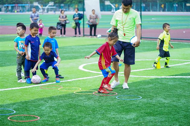 播撒希望，不忘初心——棠外成立空港青少年体育俱乐部少儿足球社团 