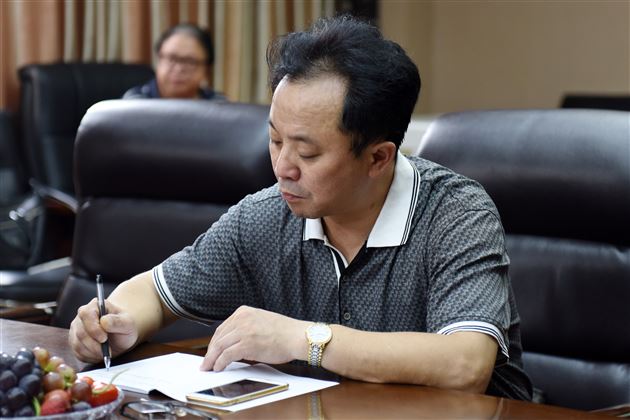 稳扎稳打 成竹在胸——我校高中部举行高2016届高考总结交流会