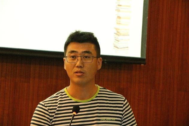 做一个快乐的行者——记棠外初中部暑期班主任培训