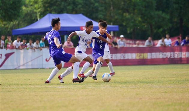 棠外初中男子足球队获得2016年四川省校园足球总决赛初中组冠军