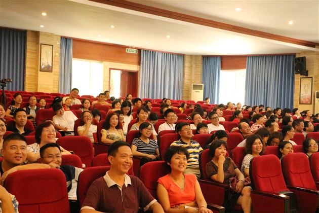 将“3+1” 教改成果落实到学科课堂——棠外初中部举行暑期培训