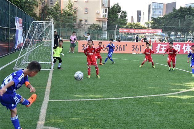 2016年“我爱足球”中国民间足球争霸赛暨成都市第十一届少儿足球邀请赛在棠外成功举办