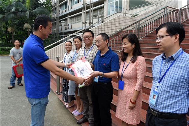 党员示范引领 共促学校发展——棠外党总支举行“党员示范岗”授牌仪式