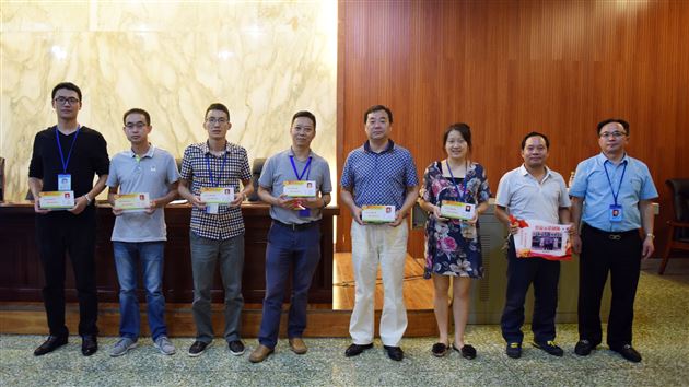 党员示范引领 共促学校发展——棠外党总支举行“党员示范岗”授牌仪式