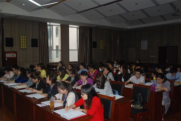 更多优秀班主任将在这里诞生——记棠外附小班主任杨梅工作室授牌仪式