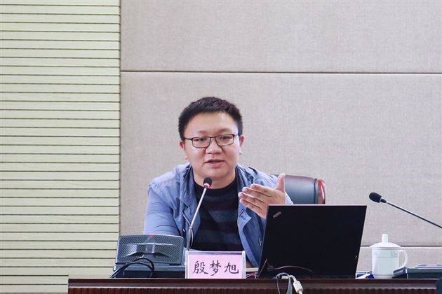 德阳市教育局邀请棠外教师殷梦旭开展新媒体应用讲座