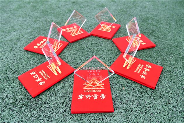 棠外隆重举行第十二届国旗班交接表彰仪式