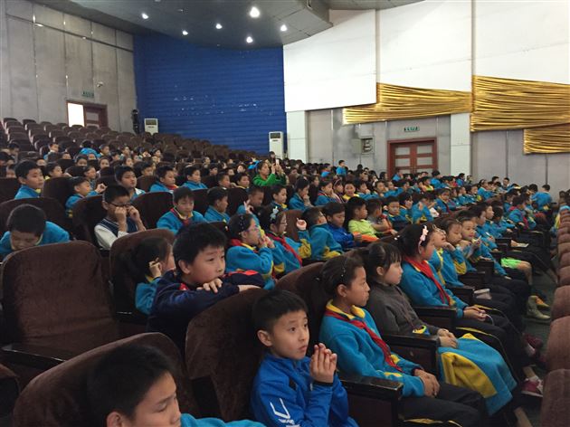 书香溢满校园  好书伴我成长——记棠外附小三、四年级“好书伴我成长”演讲比赛