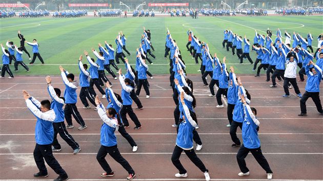 三年铸一剑 今朝气宇轩——成都棠湖外国语学校成功通过阳光体育示范学校复查验收