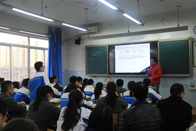 棠外高中部教师黄强为区教研活动献课