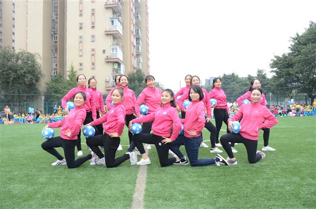 棠外实验幼儿园第一届足球嘉年华活动开幕啦！