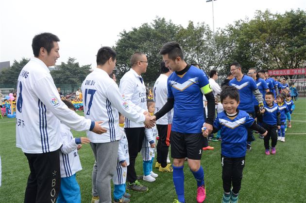 棠外实验幼儿园第一届足球嘉年华活动开幕啦！